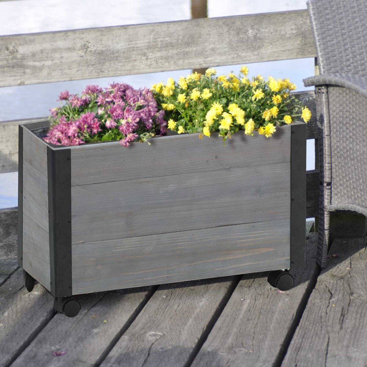 wood planter with wheels